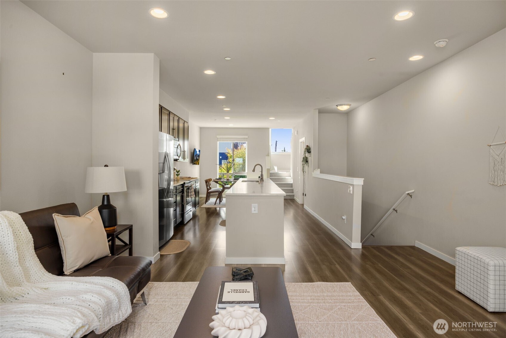 Living room (mini-split air conditioner)
