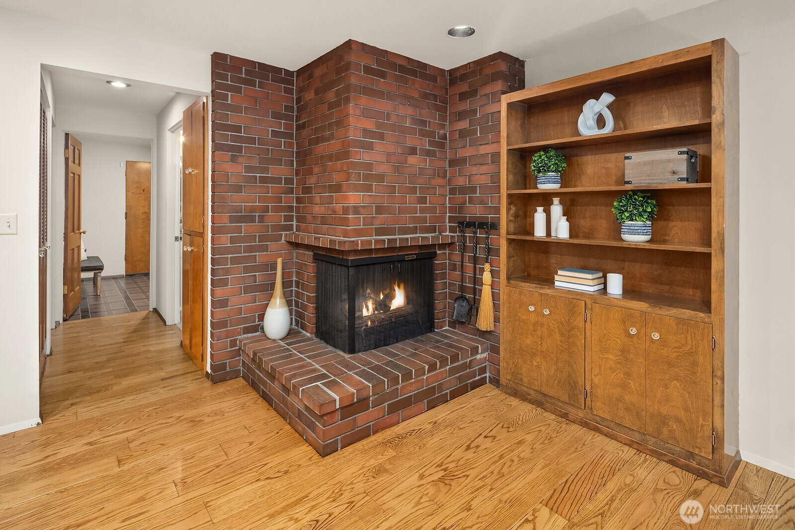 Brick fireplace - wood burning with a gas starter