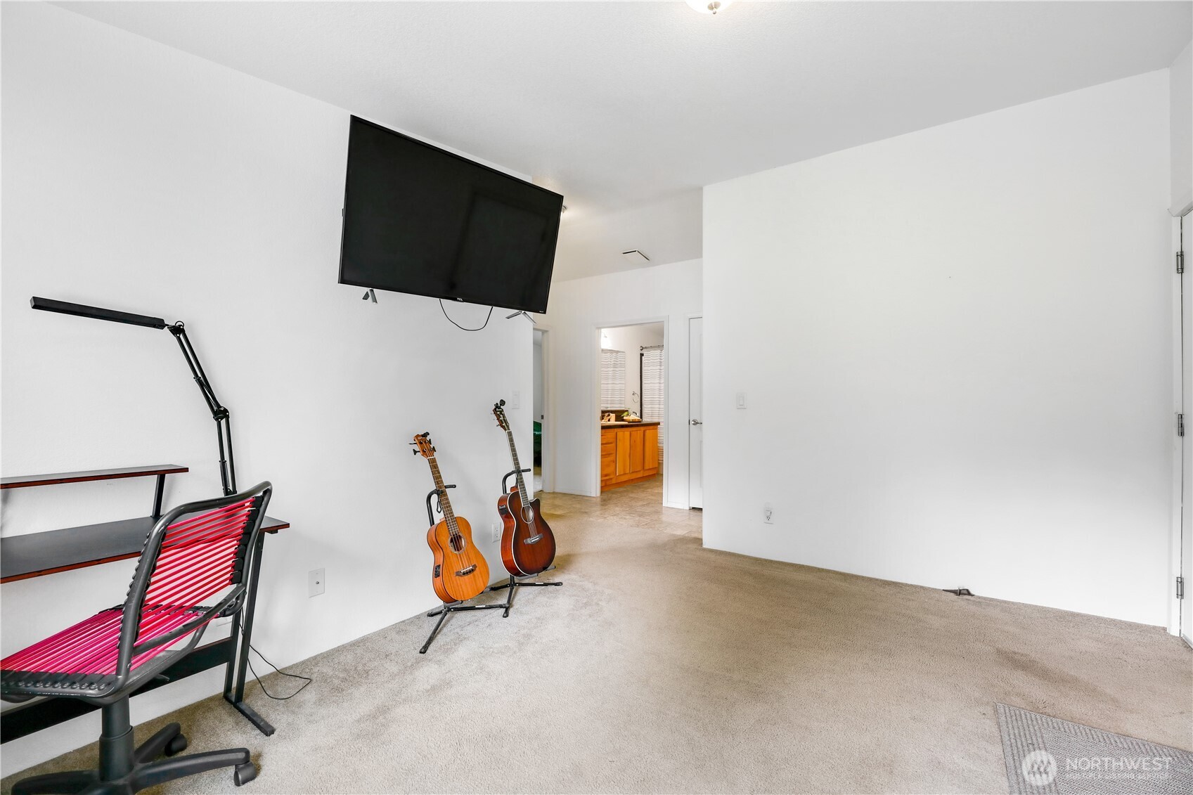 Bonus space- 2nd living room? Office?