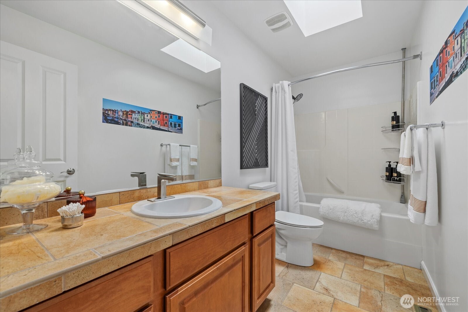 skylit main hallway bath...