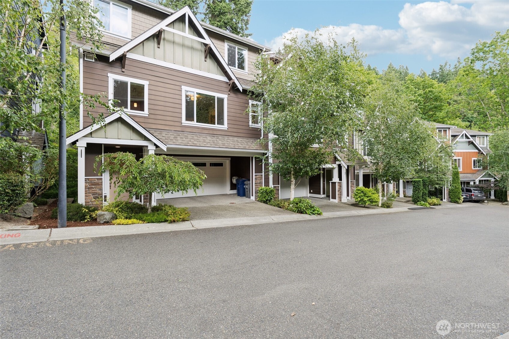 Private driveway to garage