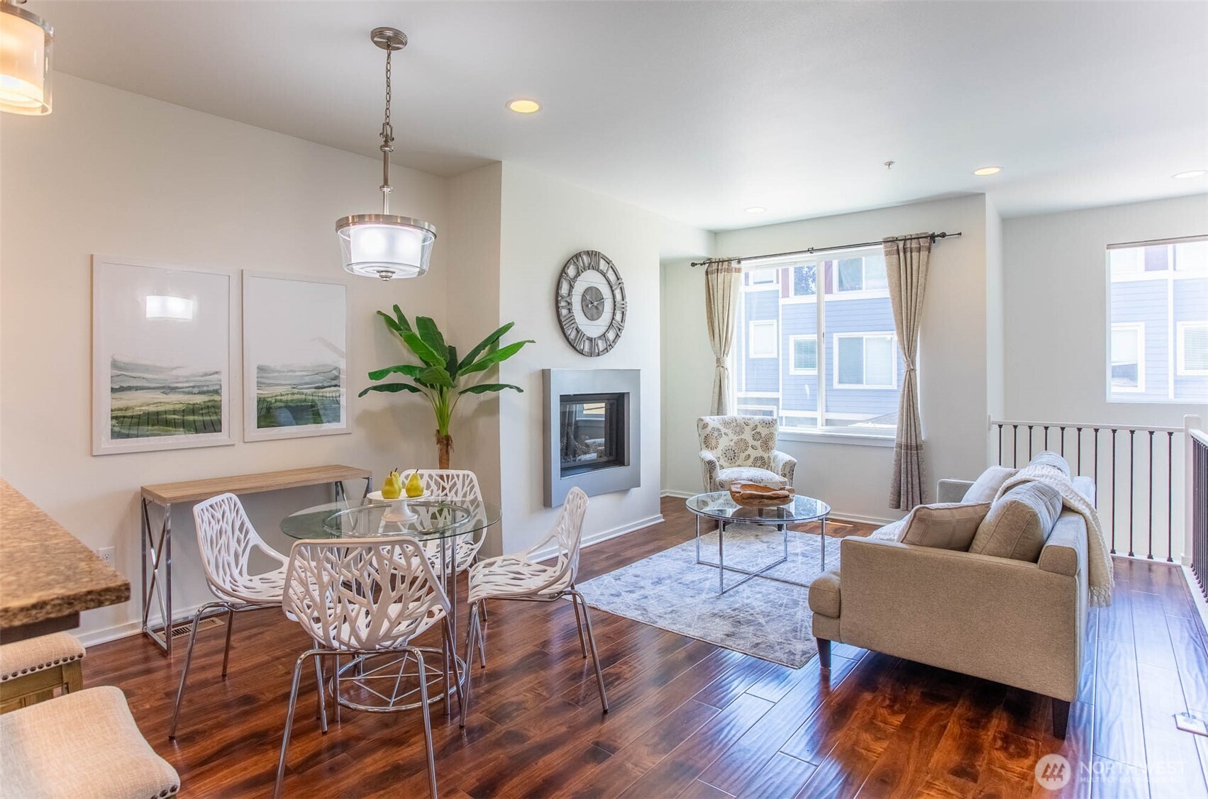 Open Floor Plan, great for Entertaining.