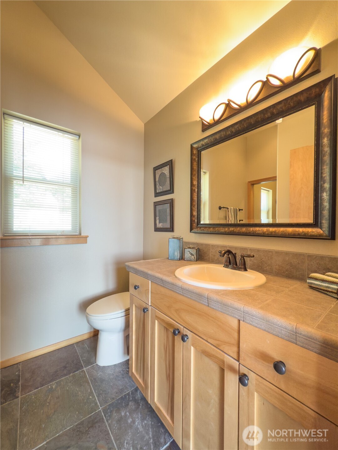 Master suite bathroom