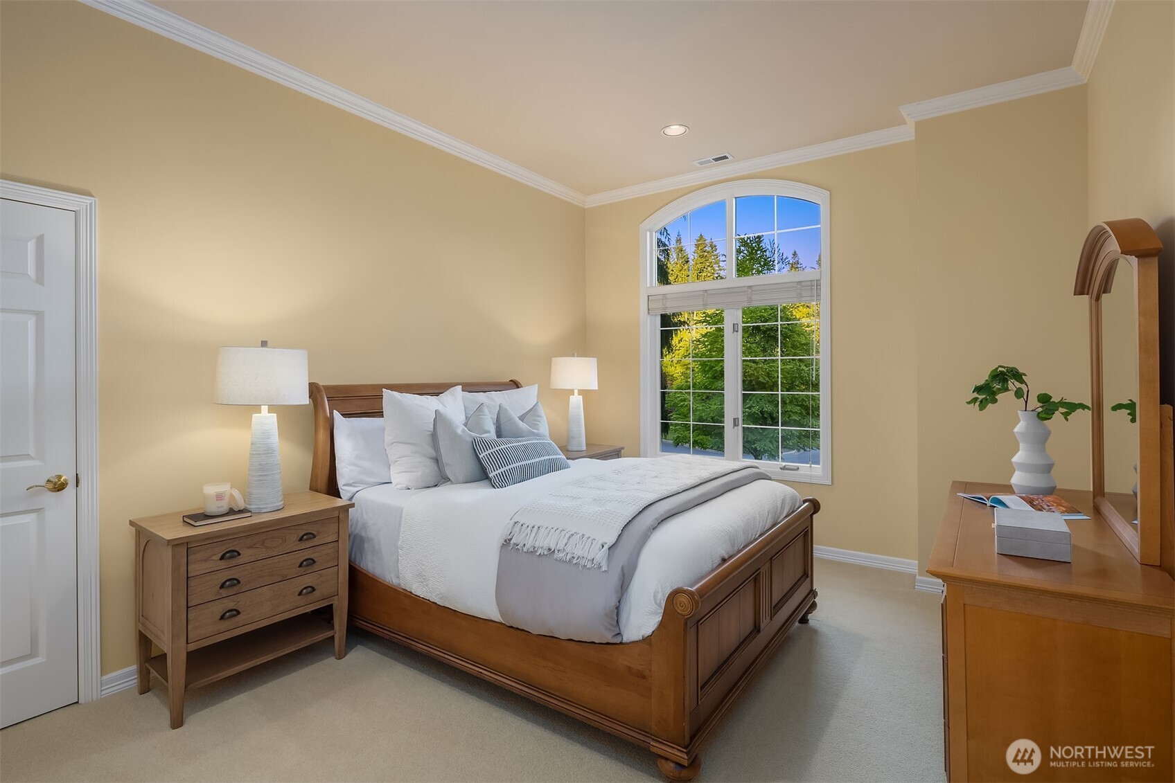 Bed 3 of 4