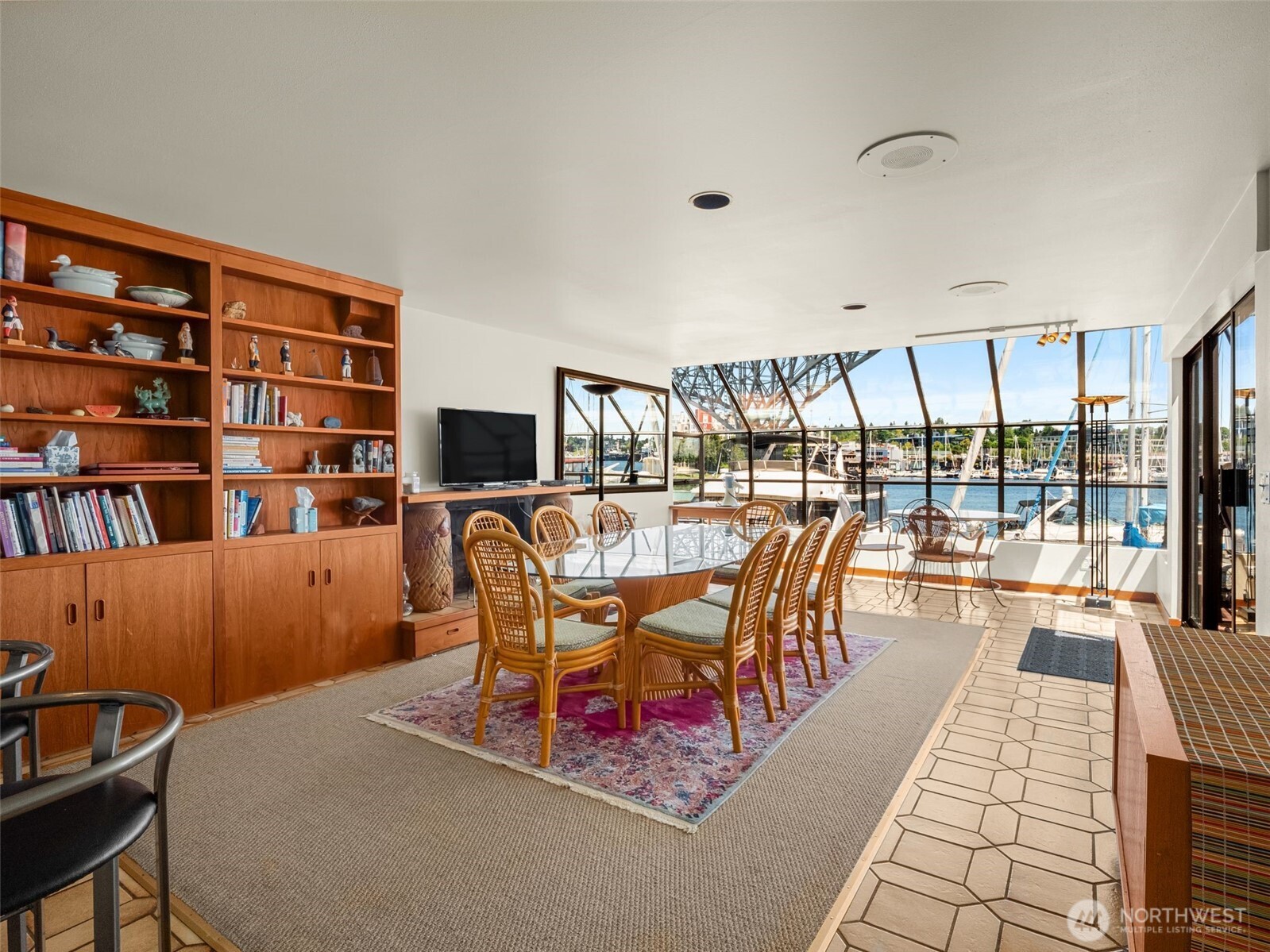 Large spaces and large views every where you look.