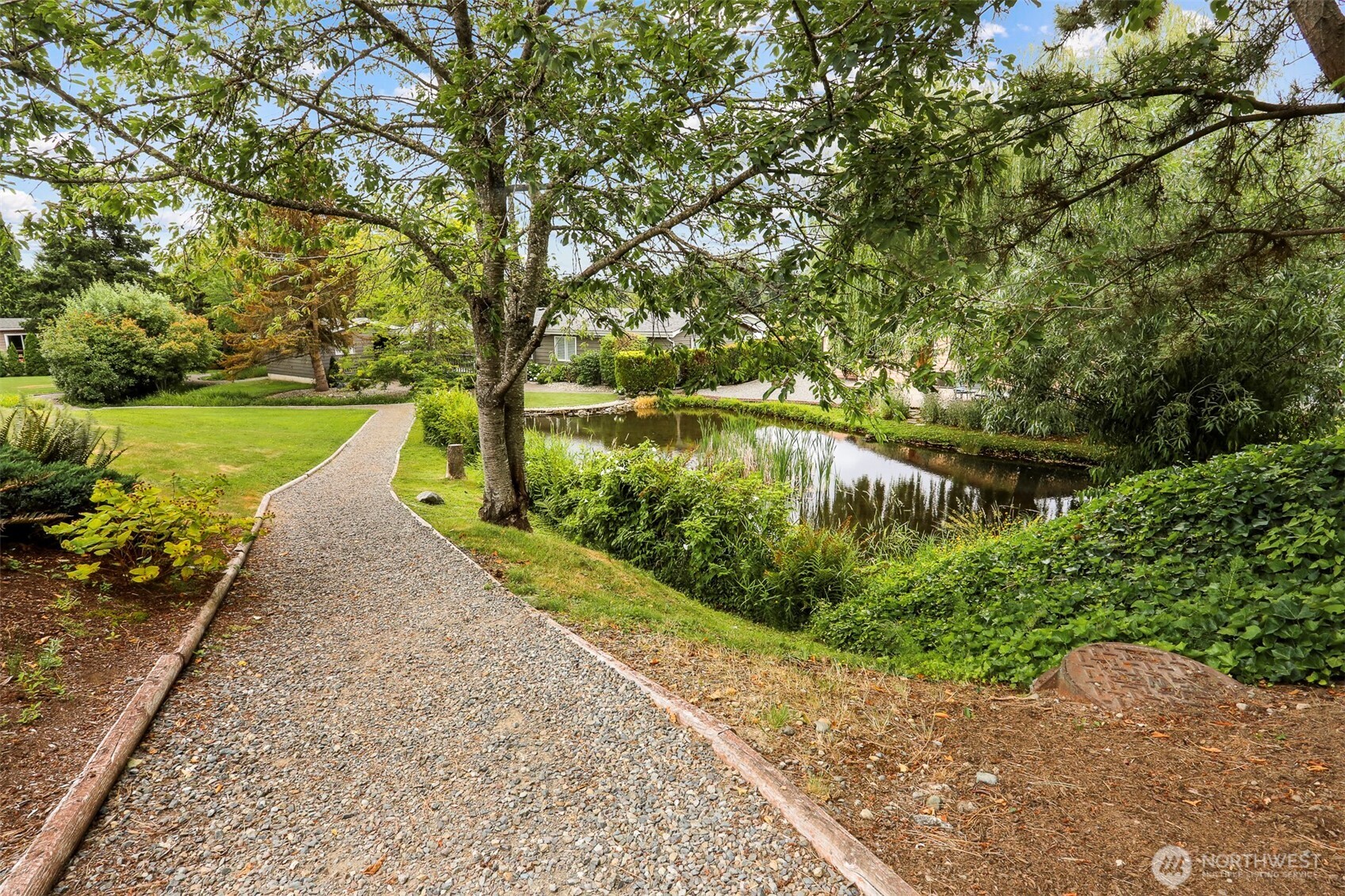 Wandering Creek HOA Common Area: Pond, greenbelt and trail and creeks is just a few houses away from your front door. Takes your down to Reflection Lake.