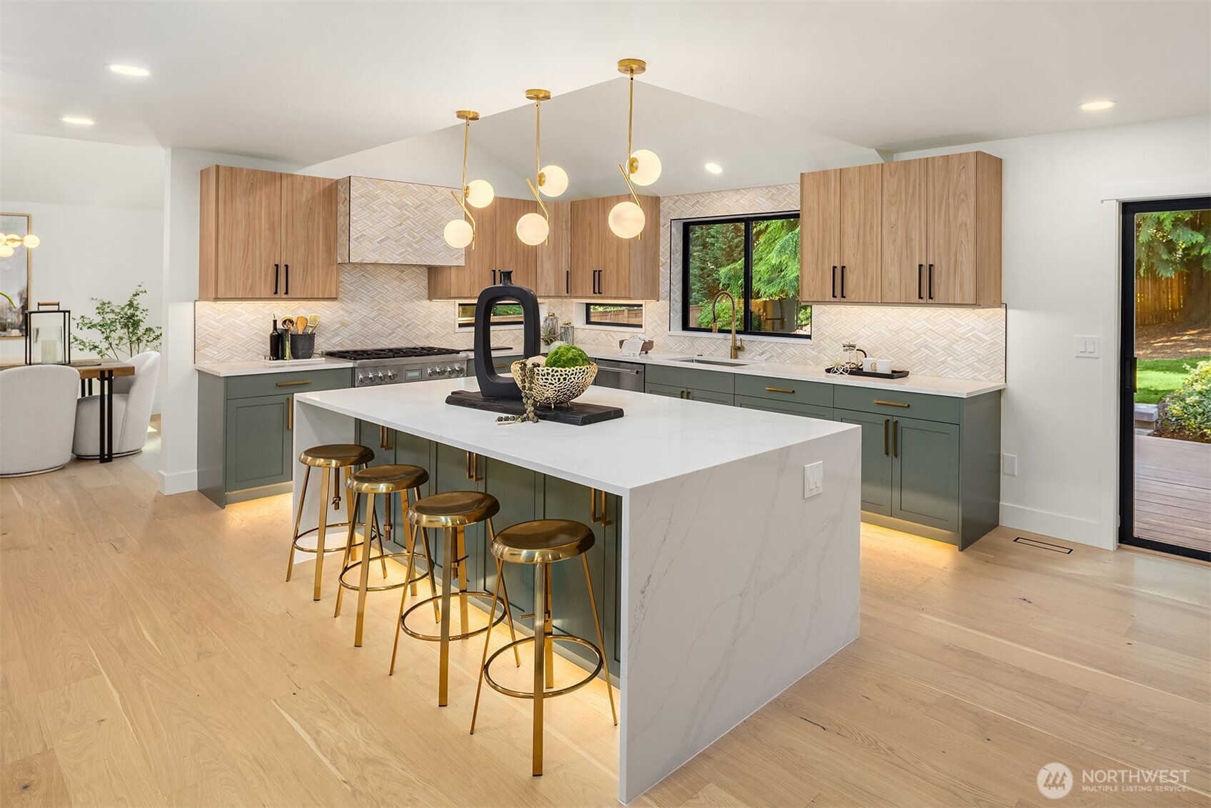 Under cabinet lighting throughout.