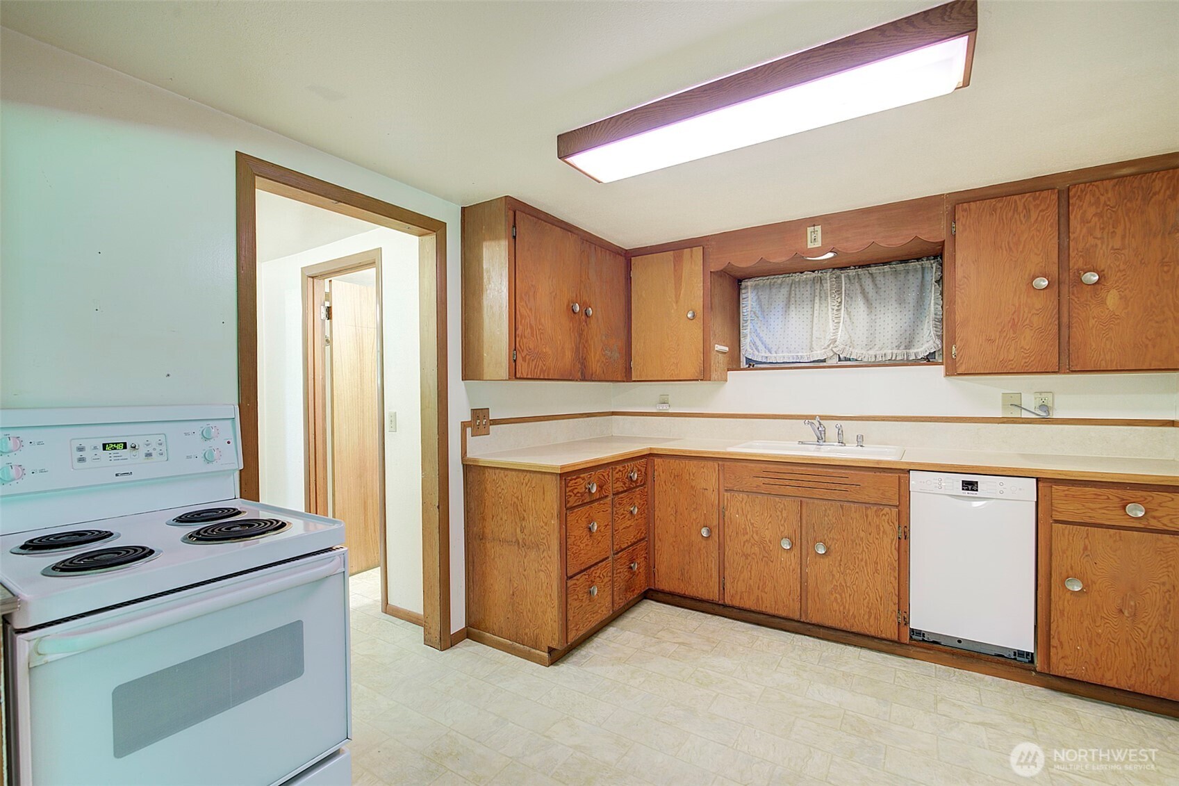 A 2nd kitchen is also featured on the lower floor.