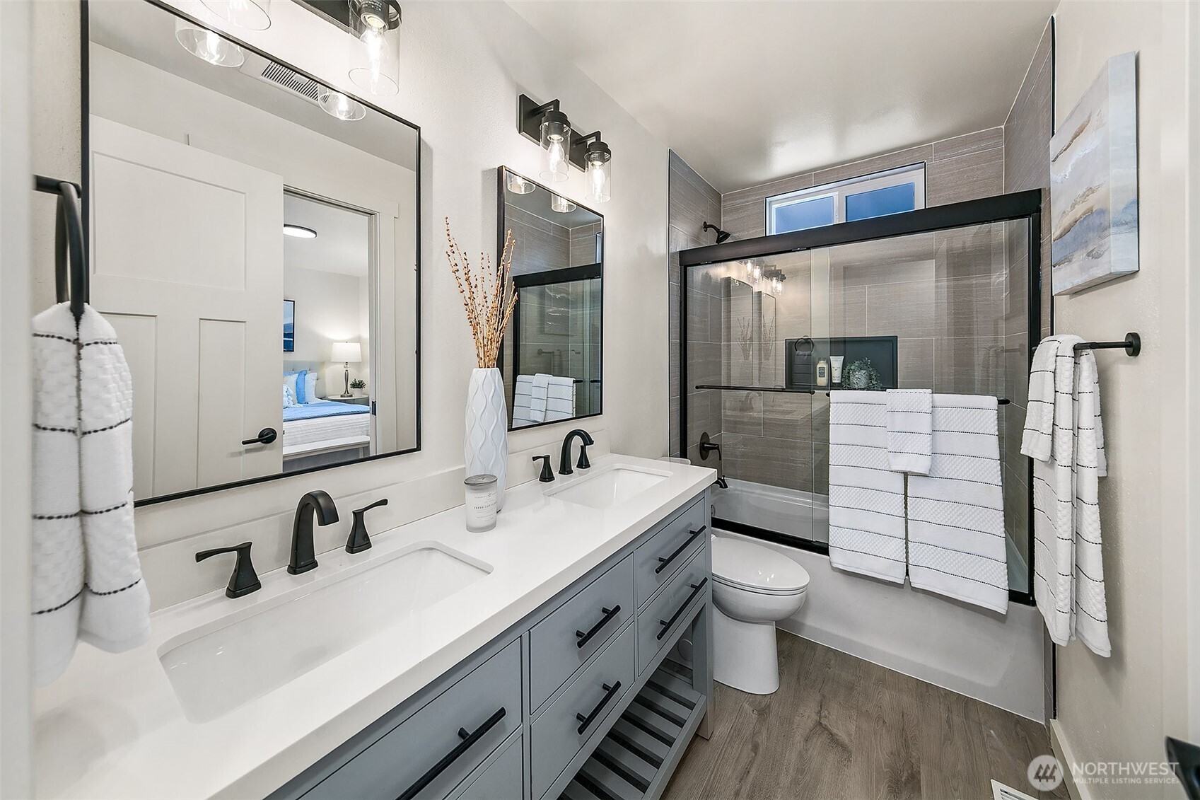 Gorgeous and freshly updated bathroom!