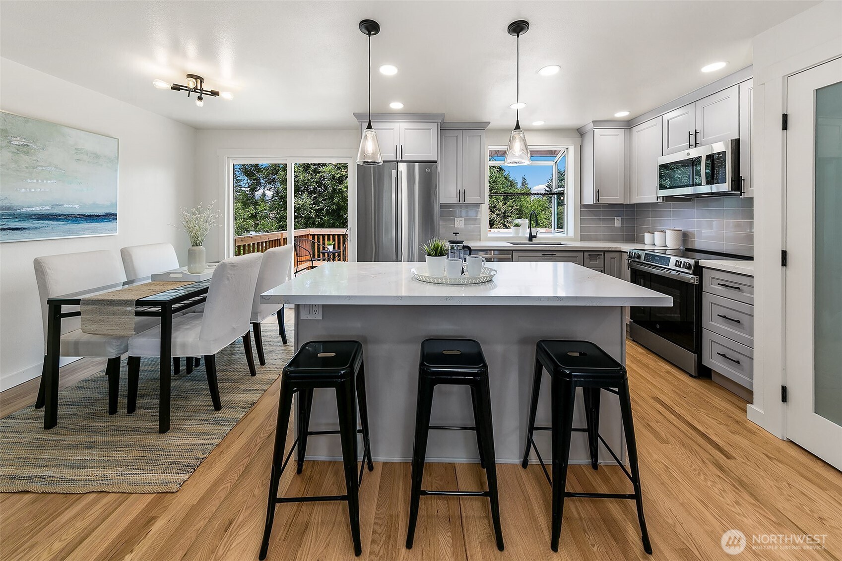 Fully updated kitchen