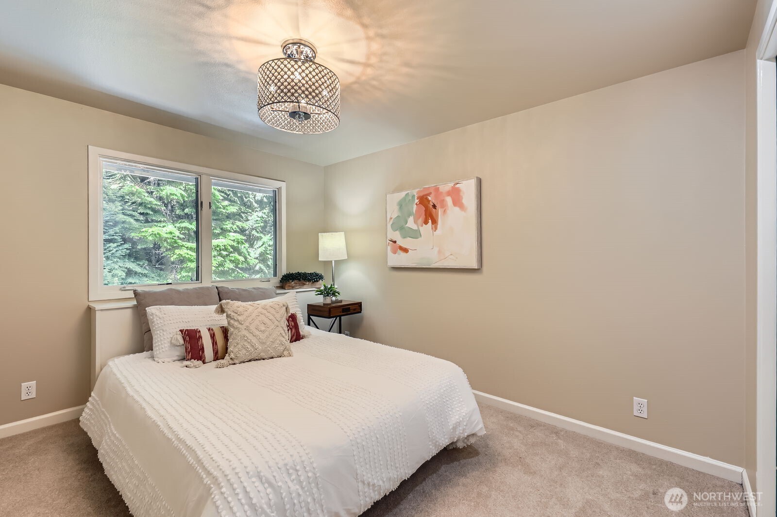 Additional bedroom upsairs.