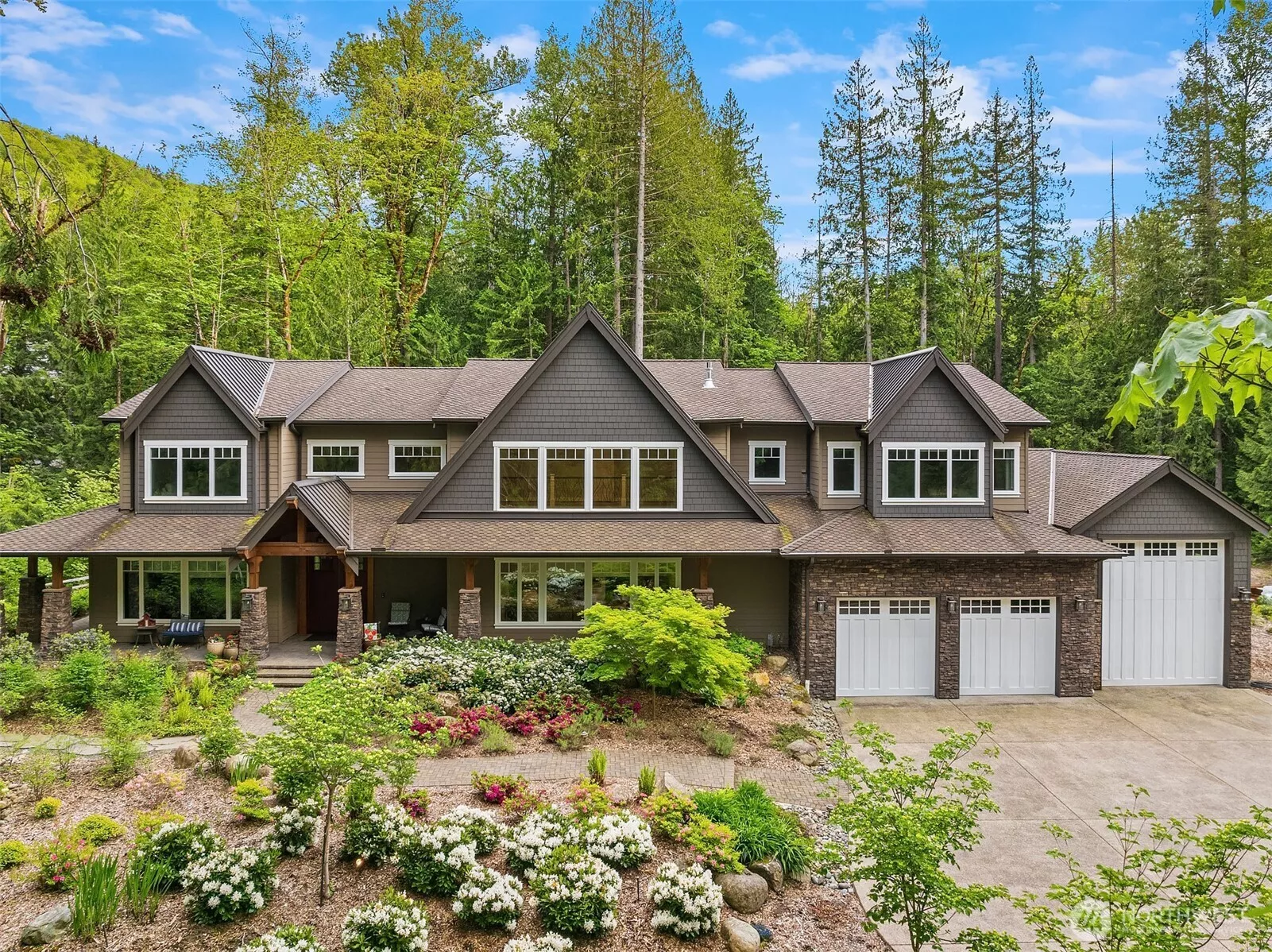 Welcome to Old Black Nugget Road where the ultimate in privacy meets refined luxury.