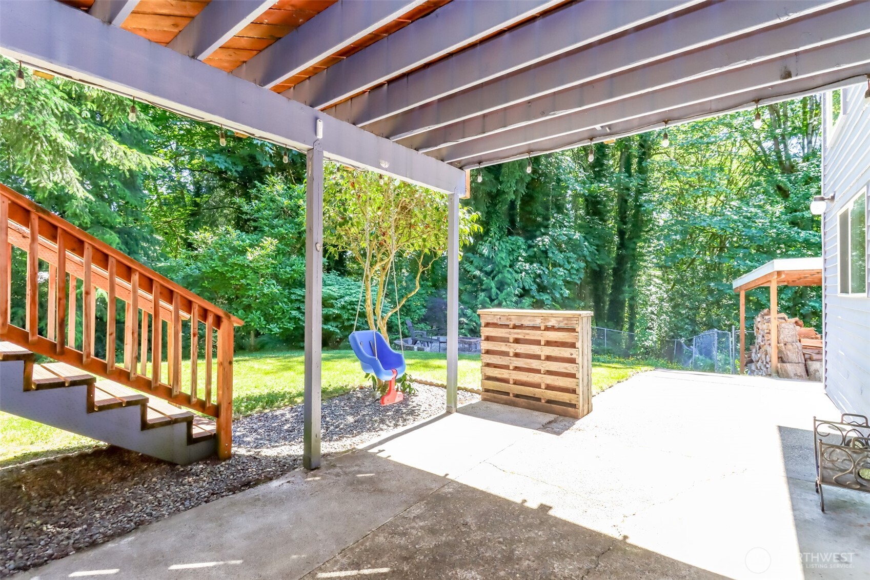 Extended/oversized patio!