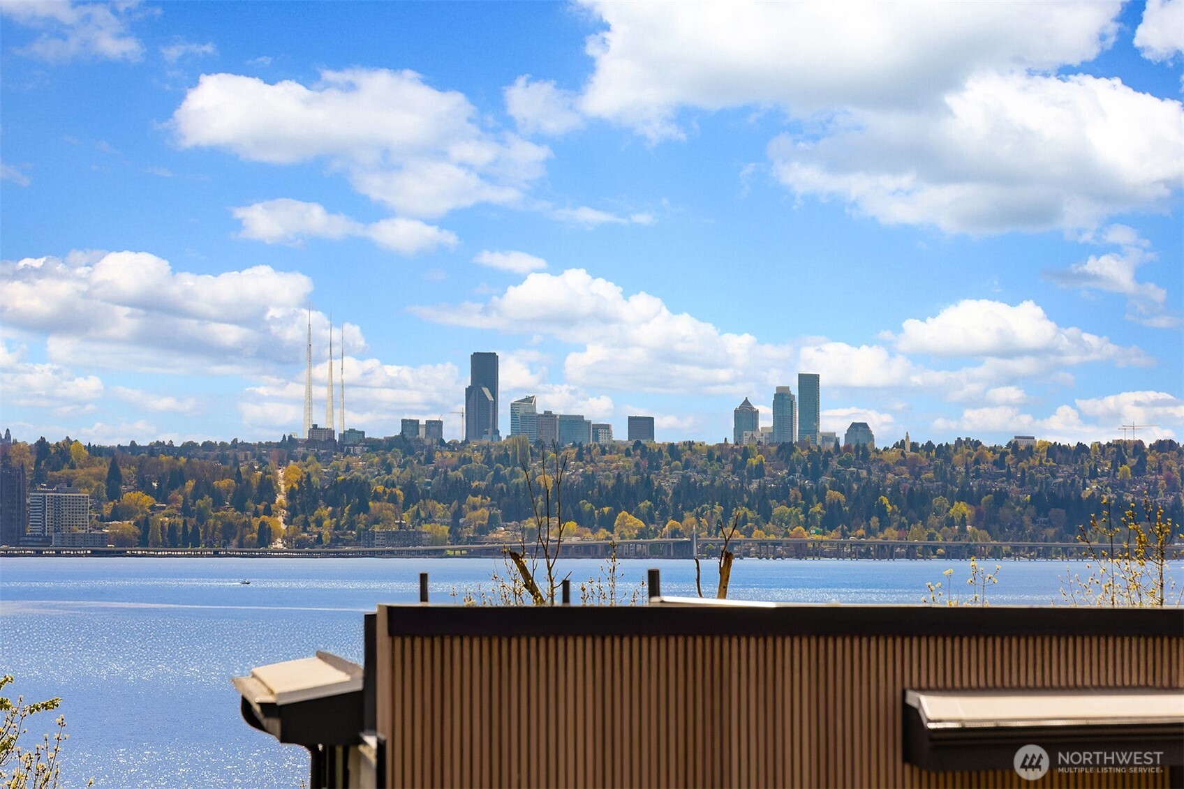 Wake up to breathtaking, panoramic views of the Olympic Mountains, Seattle skyline and Lake Washington from the expansive upper level.