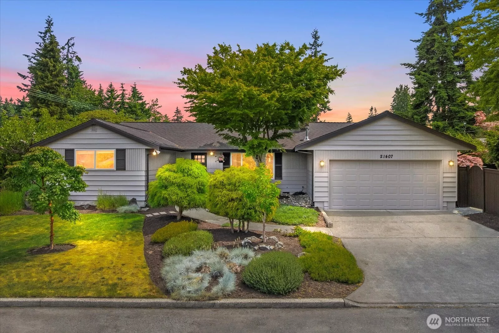 Welcome to your dreamy Edmonds Rambler!