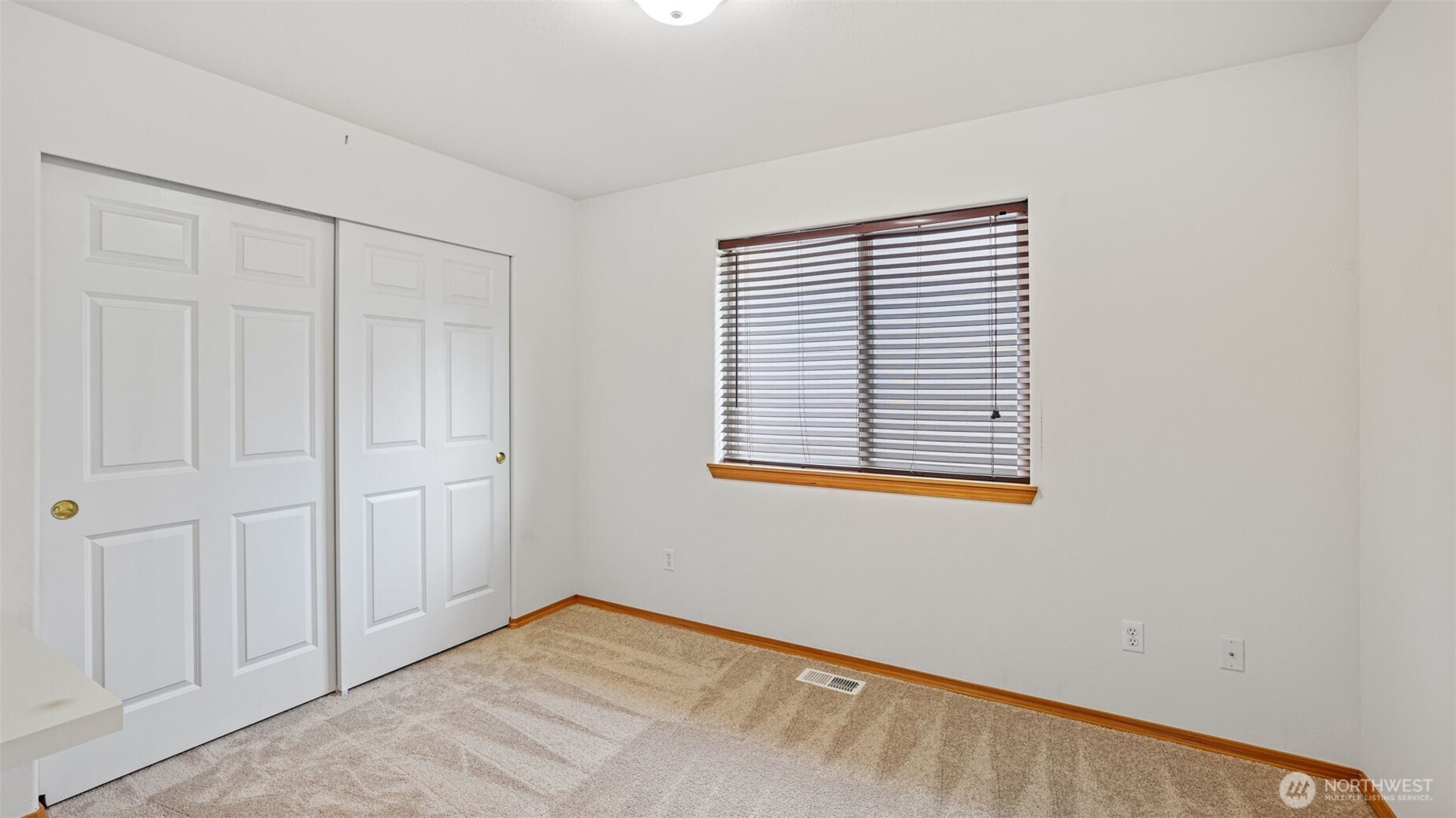 Upstairs bedroom.