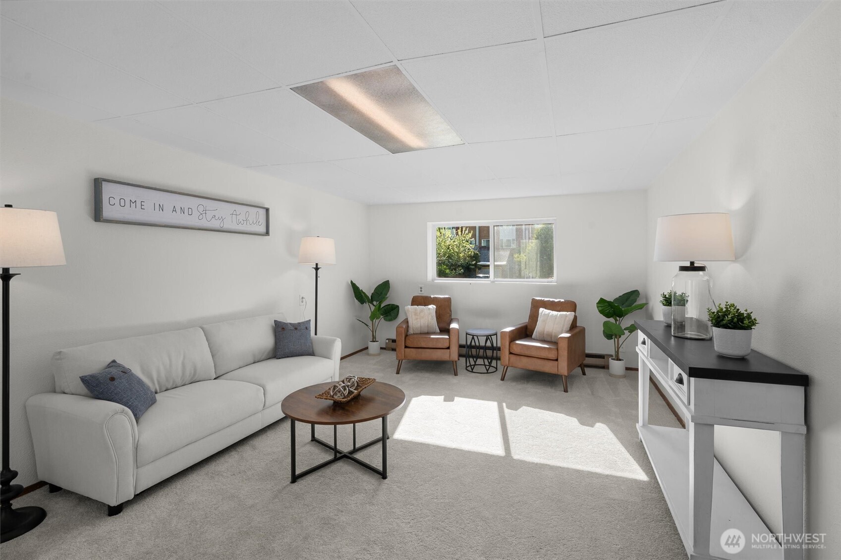 HUGE bonus room/ ultimate flex space!