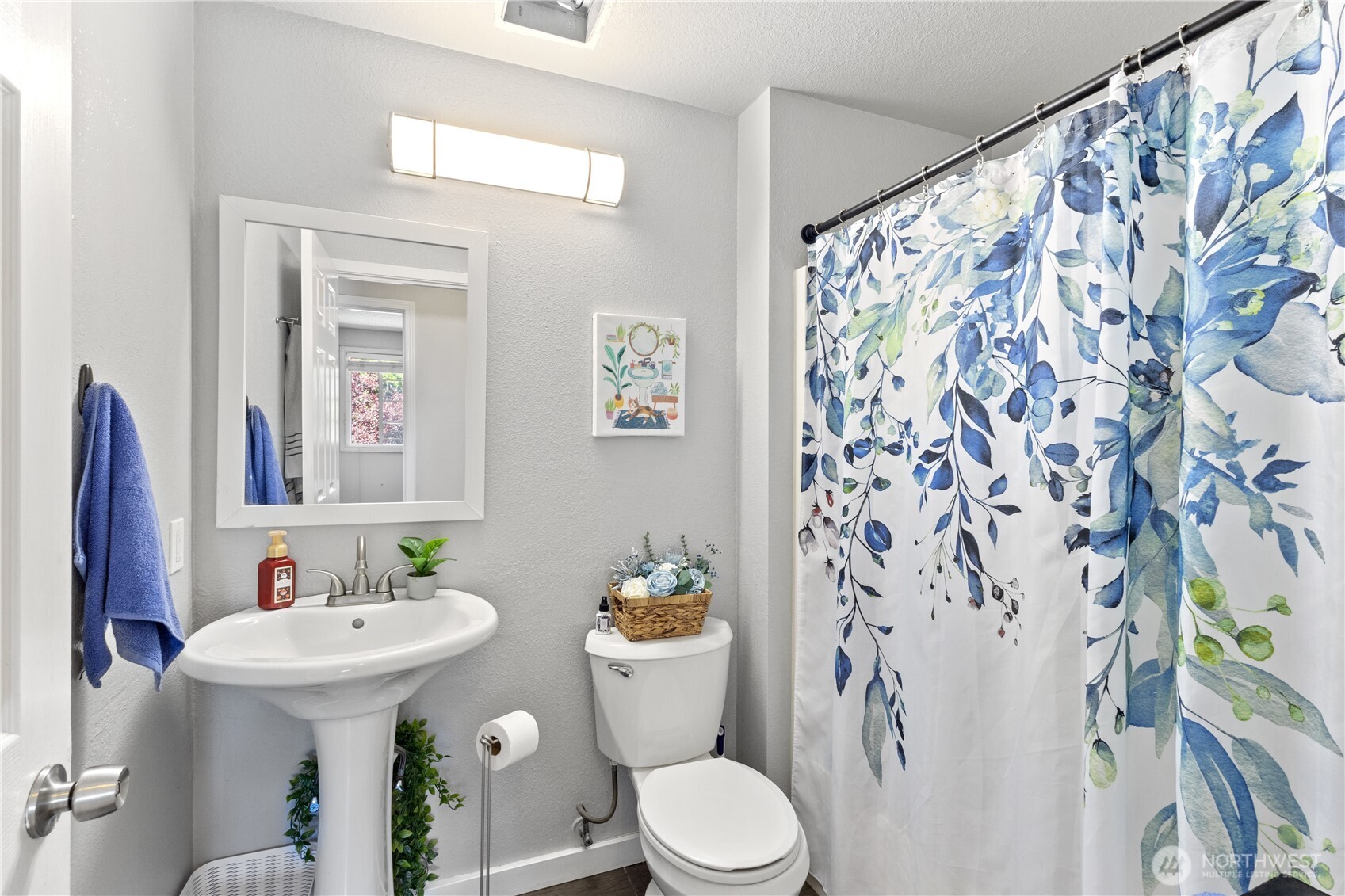 Located on the upper level, the main hallway bathroom features a full layout and is perfectly placed near all bedrooms for everyday ease.