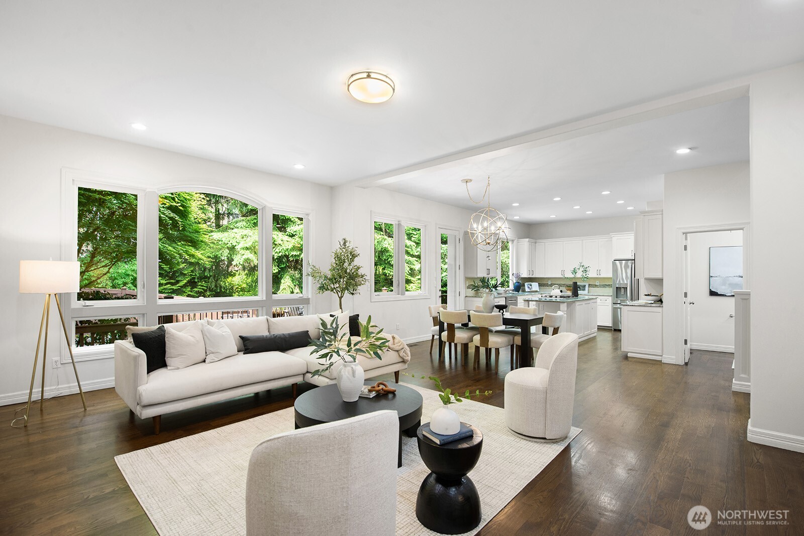 Large open floor plan with family room, kitchen and eating space