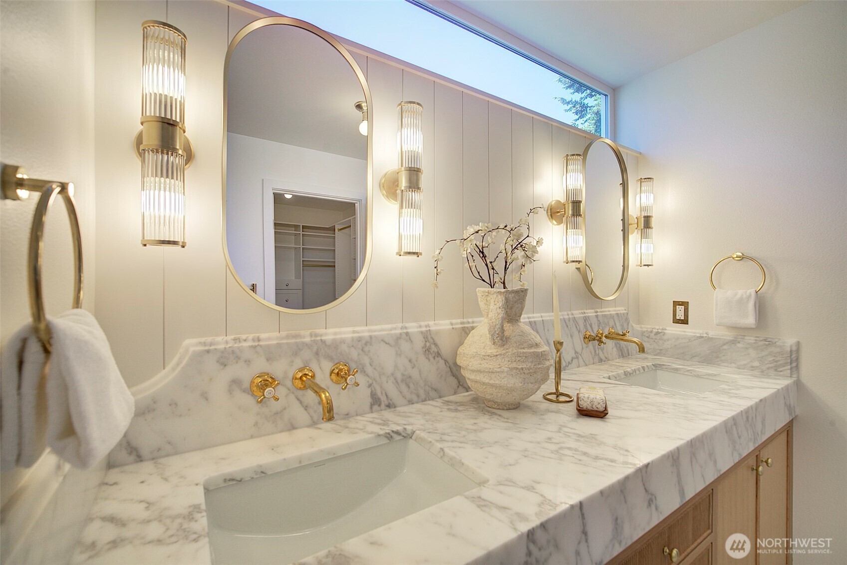 Primary double sinks, Italian Carrara marble, Waterworks fixtures