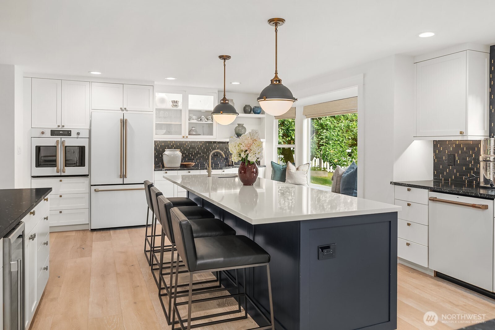 Double islands, ovens & sinks!