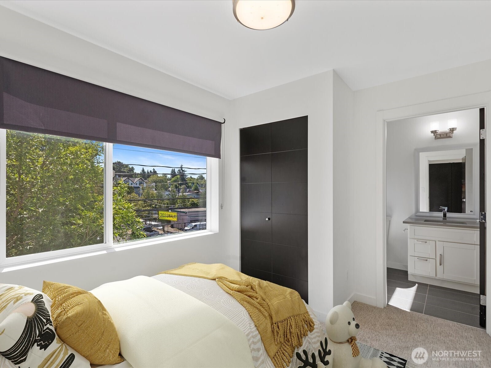 third bedroom, also has it's own bathroom