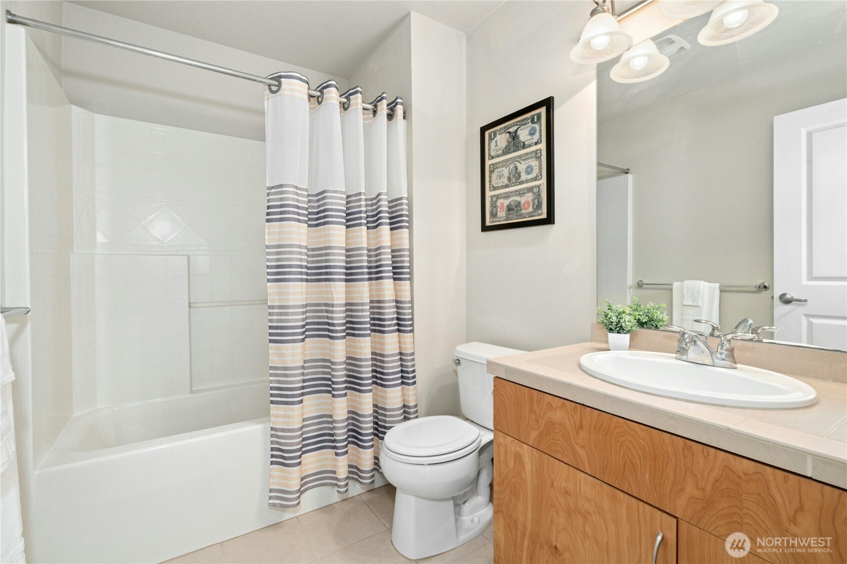 Upstairs full bath