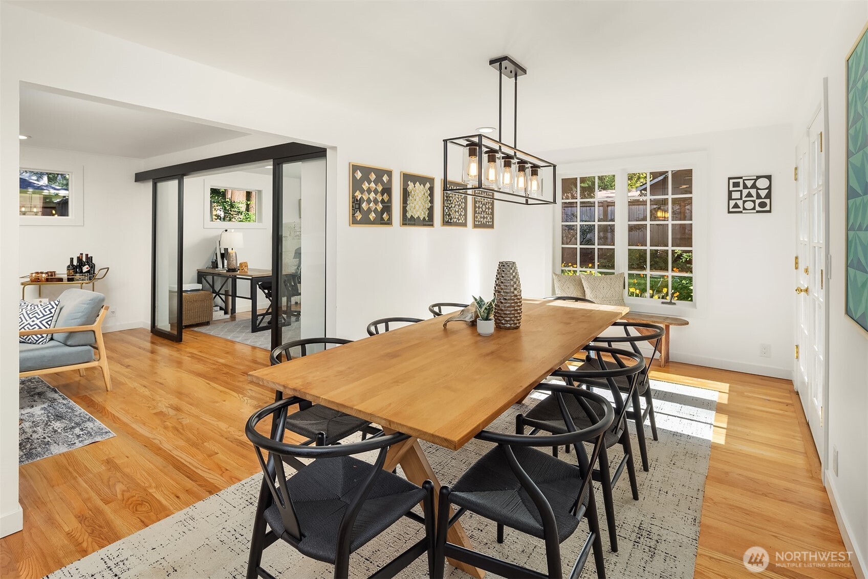 Well hello fabulous kitchen! This one is sure to please with its stainless-steel appliances, double ovens, microwave drawer, plenty of gorgeous quartz counterspace.
