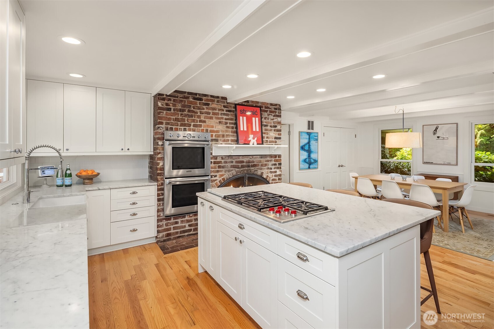 Did you ever dream of a cozy, happy place where friends and family could gather for a little nosh and stay warm & toasty around the crackling fire! Dream no more! This all can be yours!