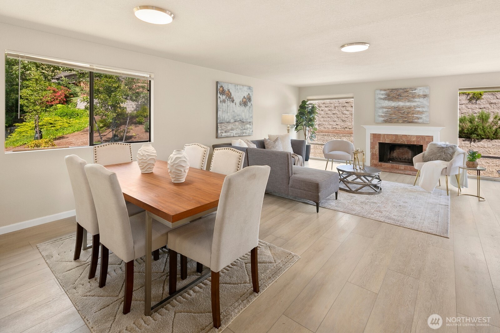 Dining space between kitchen and great room