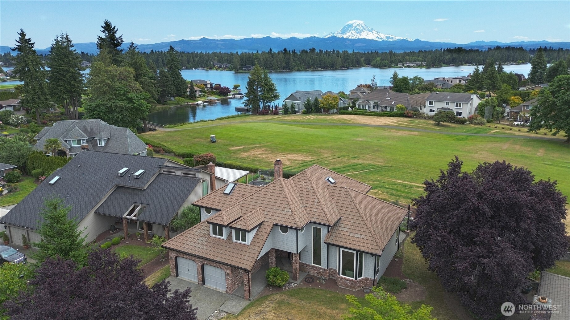 This is the first time this home has been on the market since it was built! Don't miss this rare opportunity; make an appointment right away for your personal tour!