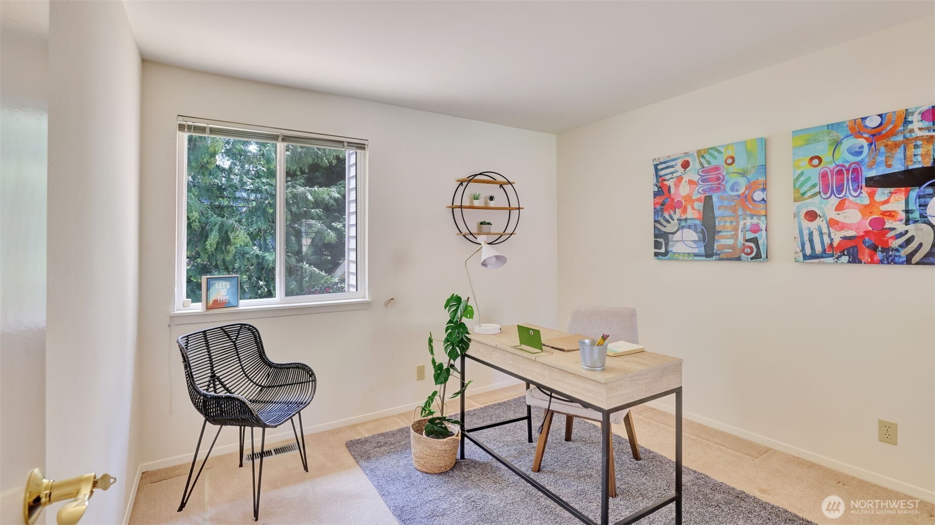 Enjoy this versatile upstairs room, ideal for a home office, guest bedroom, playroom, or whatever suits your needs. With great natural light and open space, it’s ready to be tailored to your lifestyle
