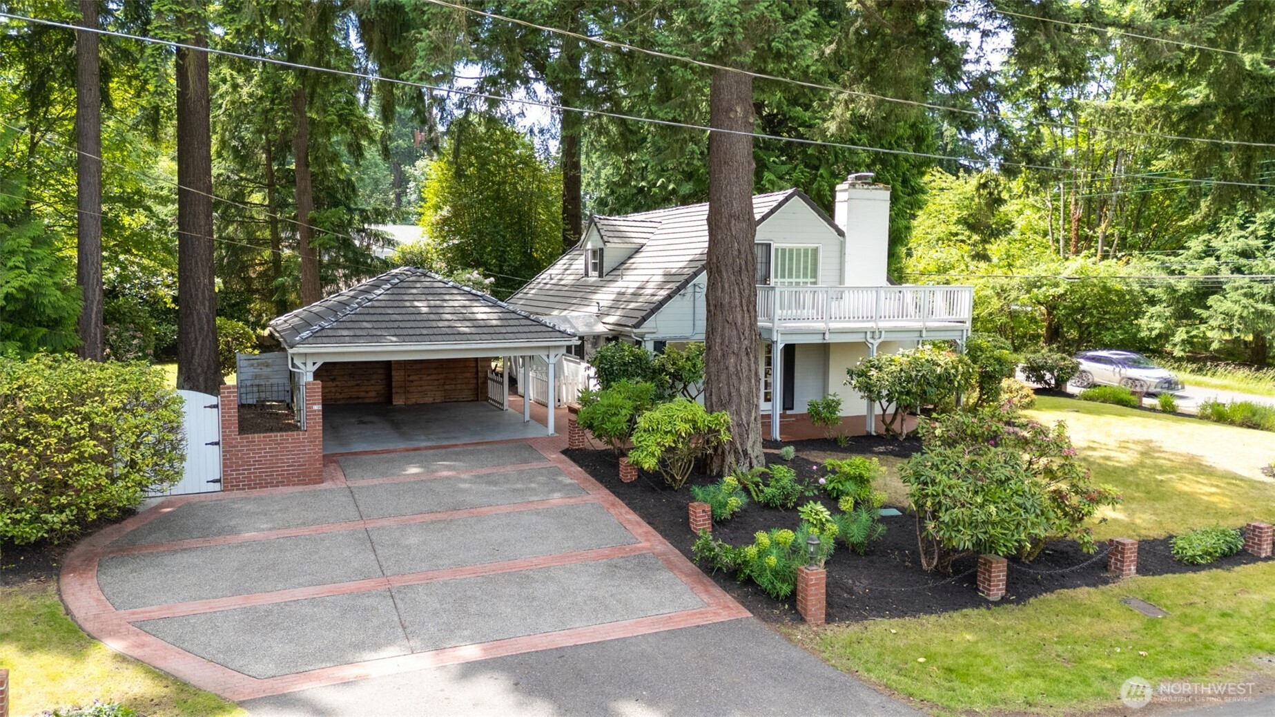 Carport and driveway parking for 4+ cars