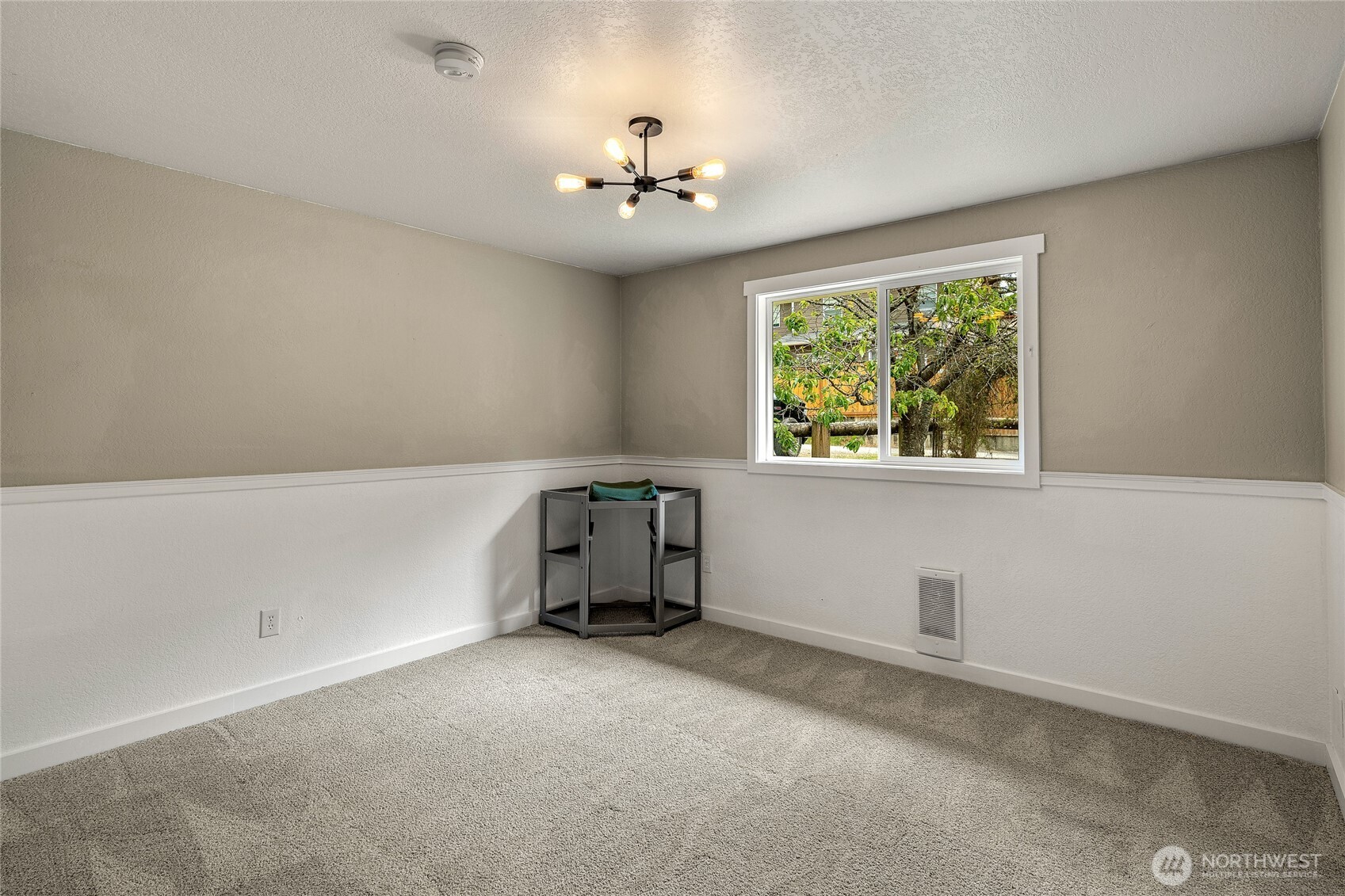 second bedroom has newer carpet