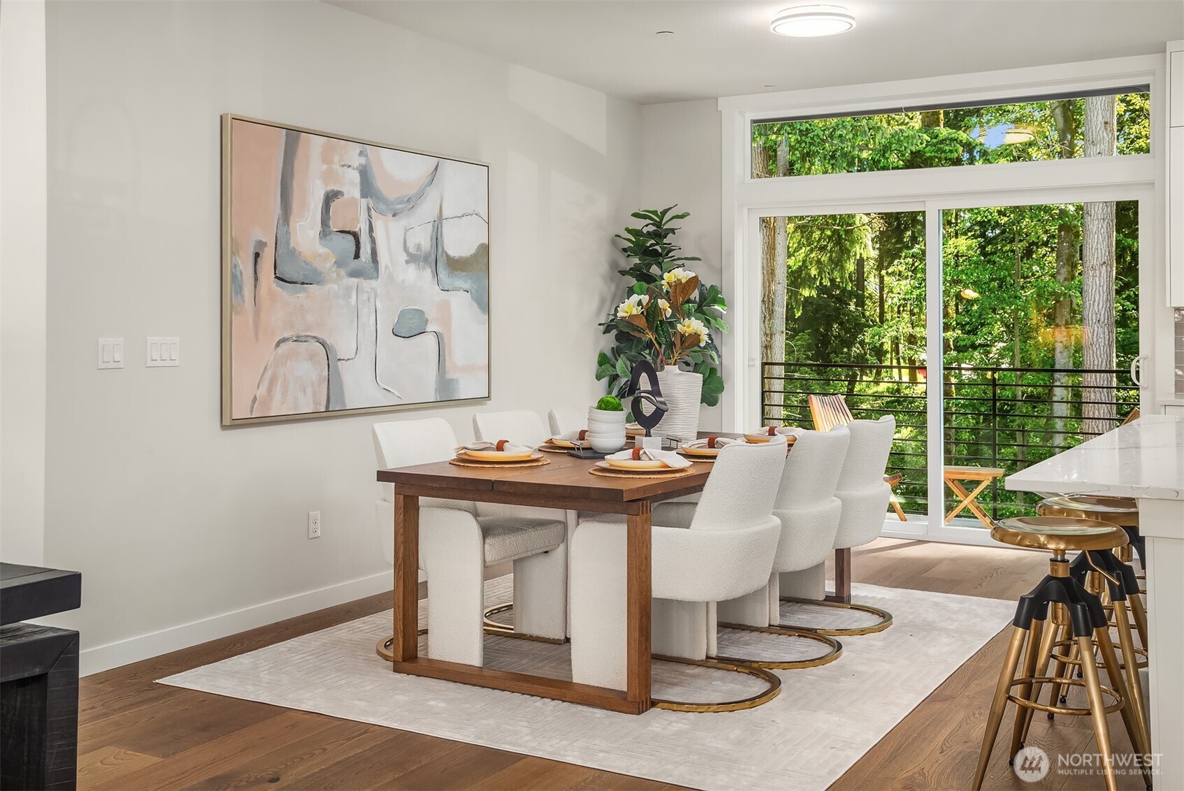 Seamless connection from dining room to outdoor patio