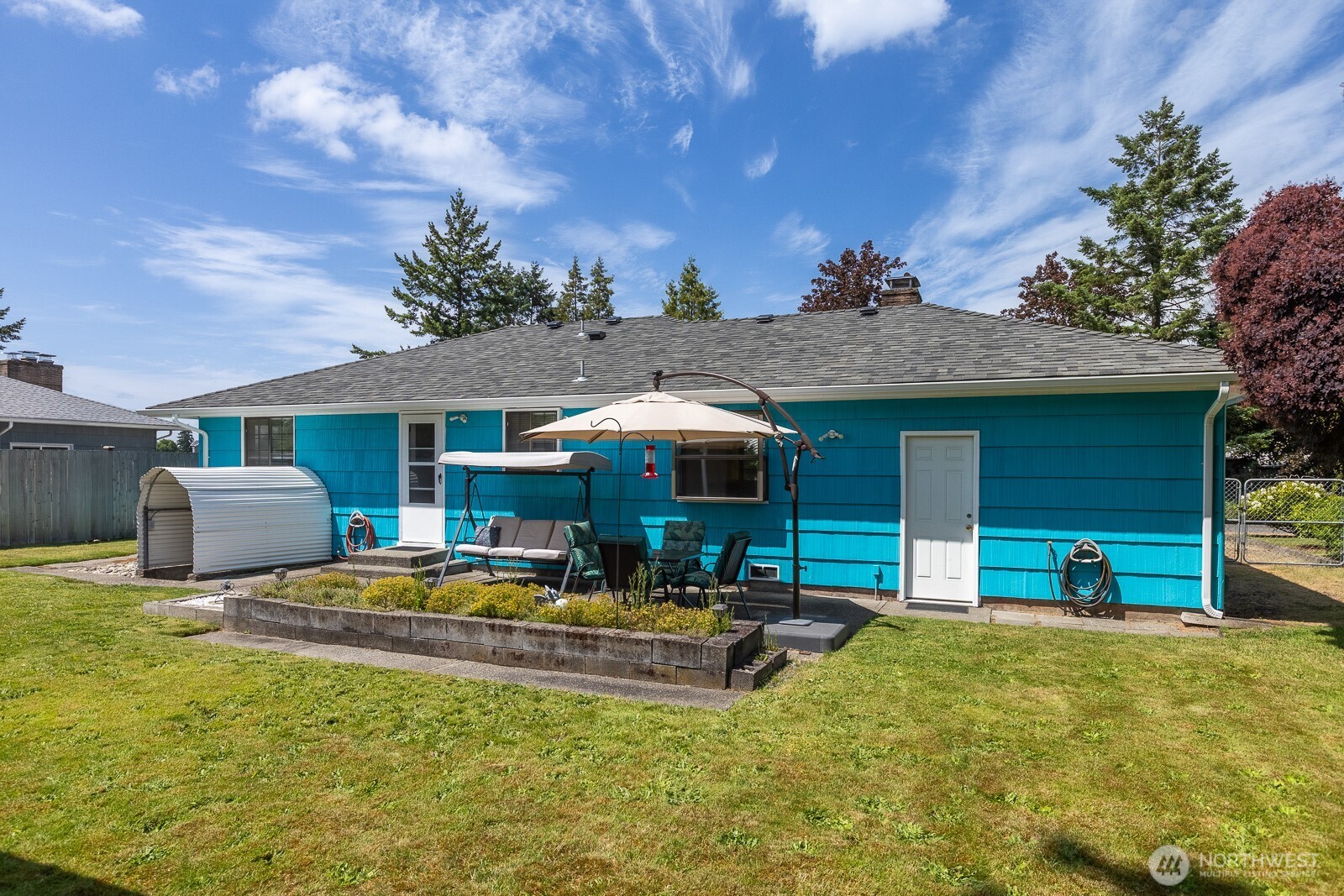 3 bedrooms, a step in shower 3/4 bath and 988 square feet await your arrival!