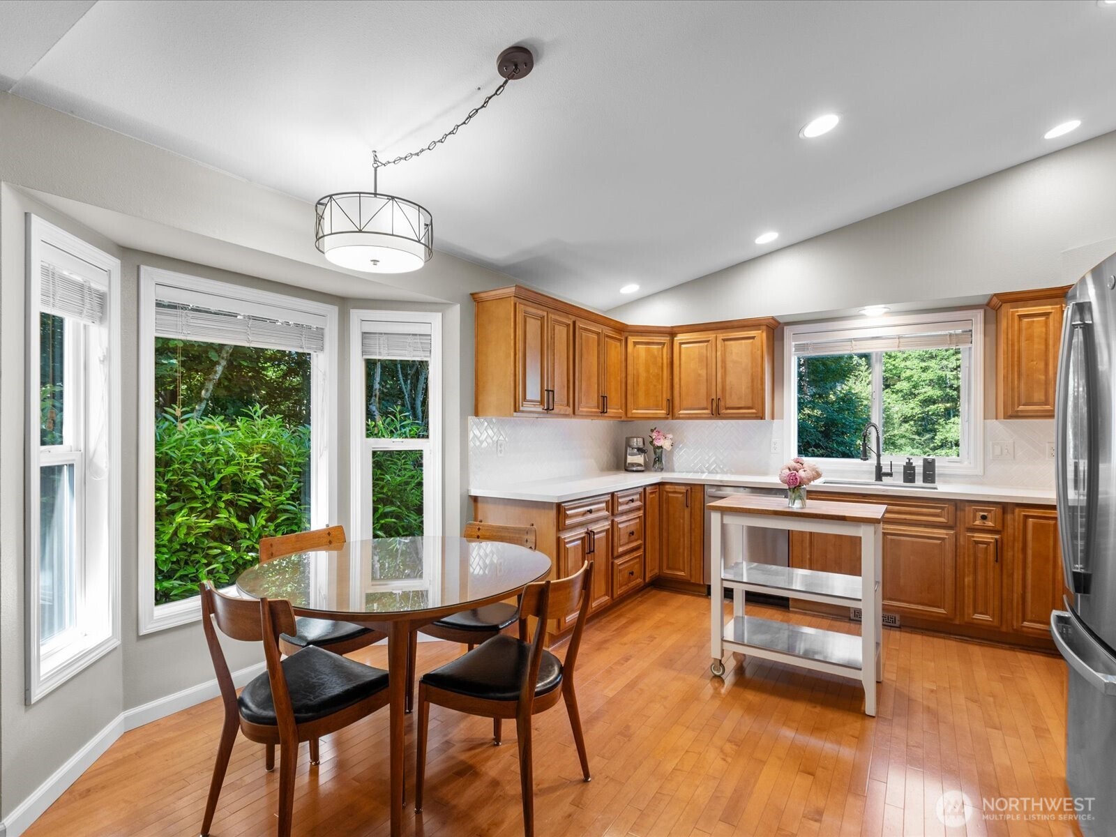 Dining area off kitchen