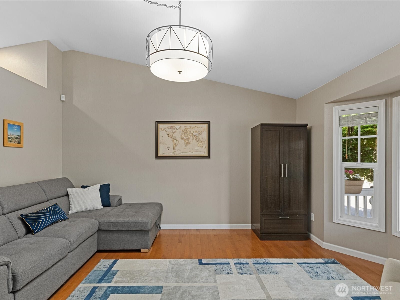Living Room with vaulted ceilings
