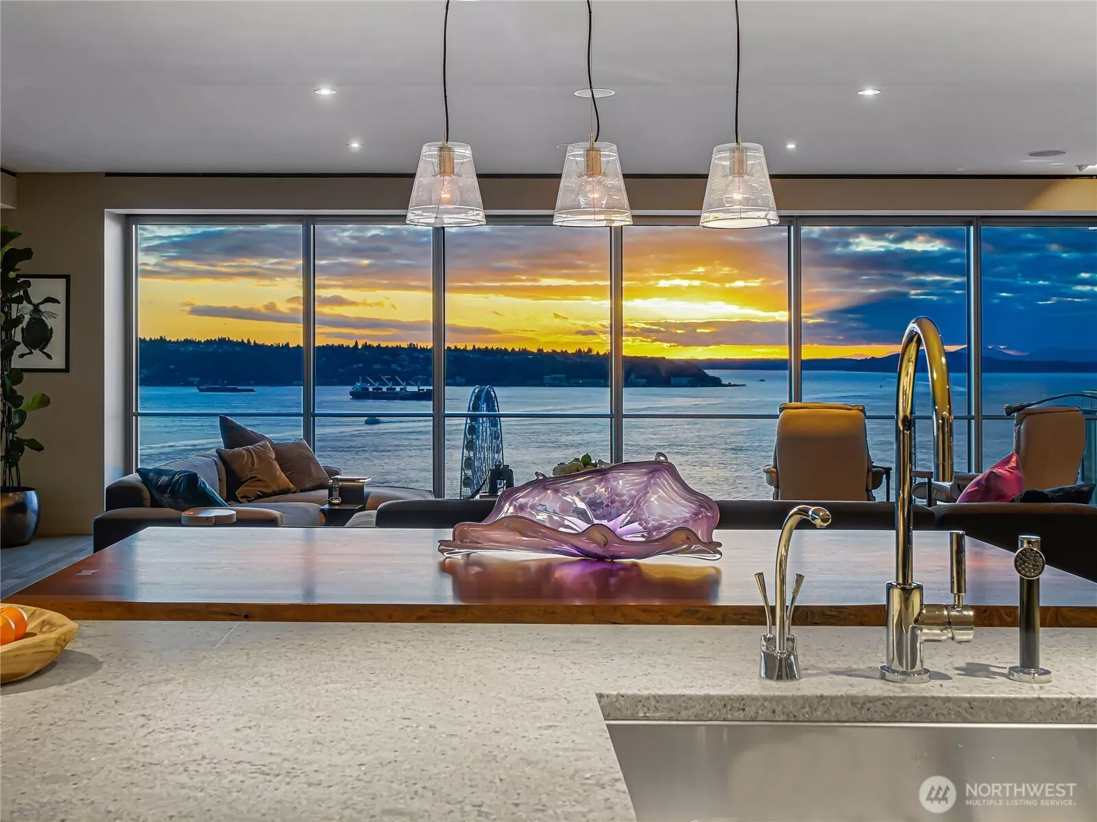 Mesmerizing views including Puget Sound, The Olympic Mountains, Mt. Rainier, The Great Wheel and more!
