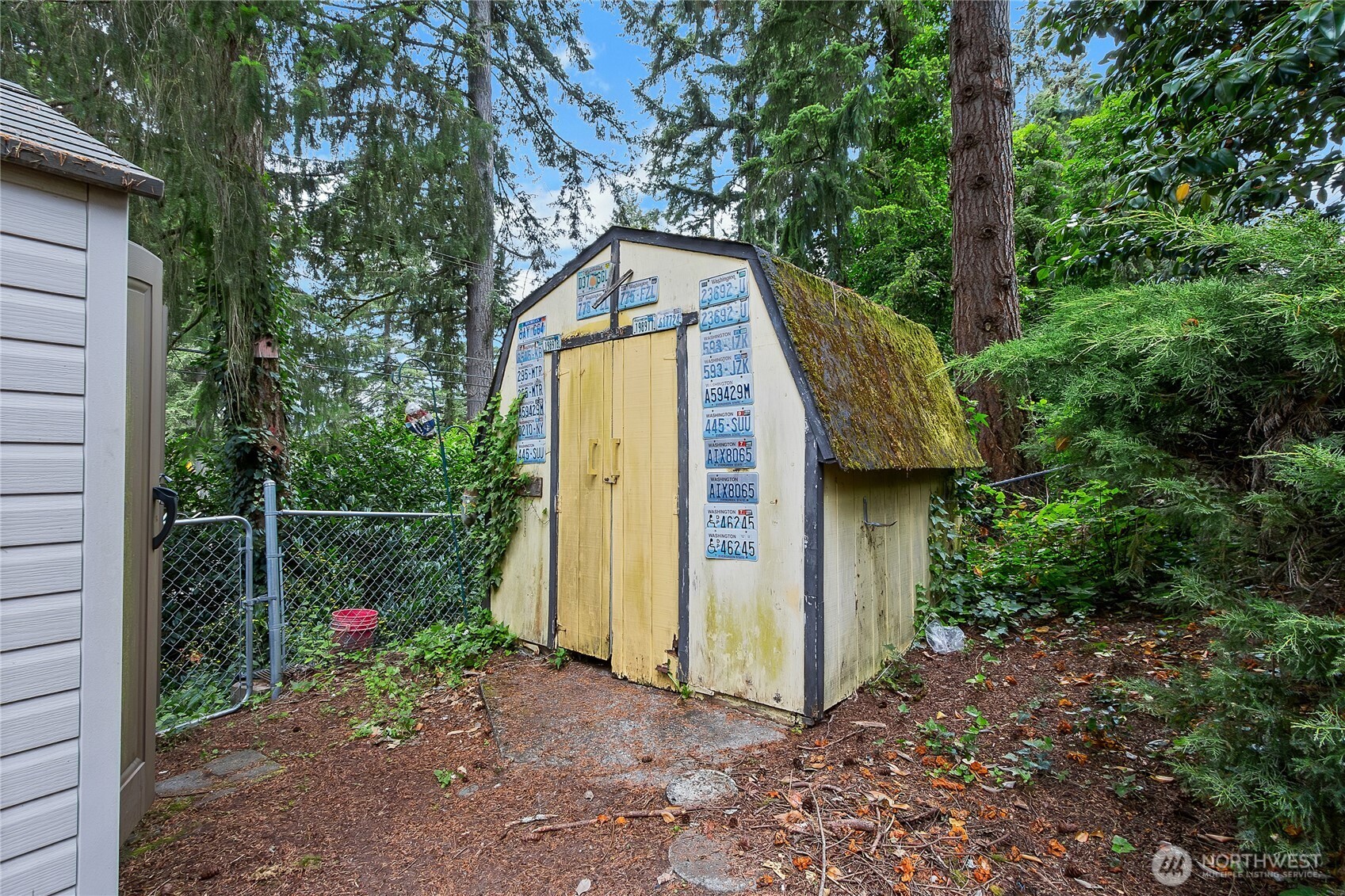4 sheds/outbuildings
