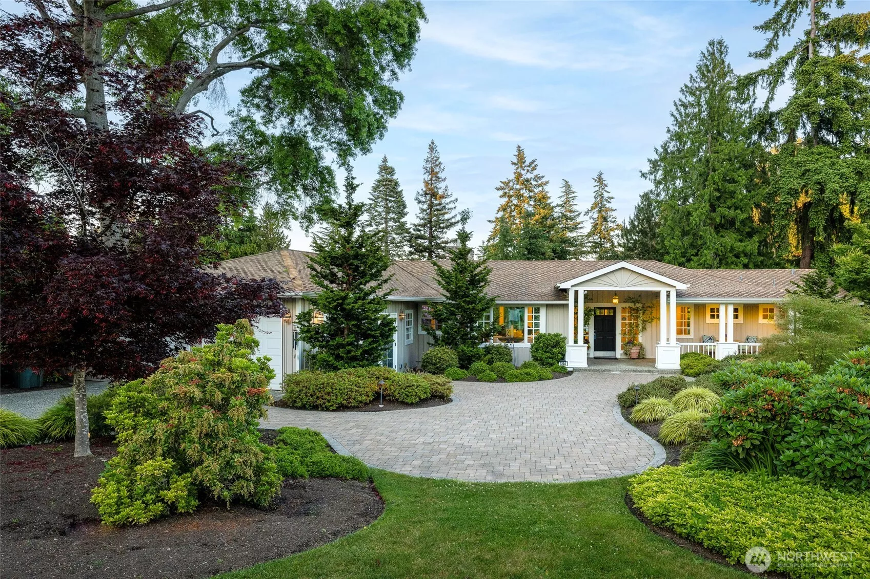 Inviting corner lot on Evergreen Point Road and 76th in Medina’s coveted Northpoint neighborhood