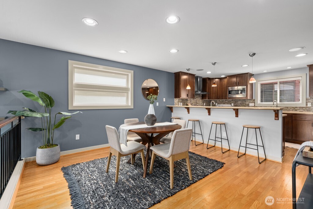 Large dining room, hardwood floors