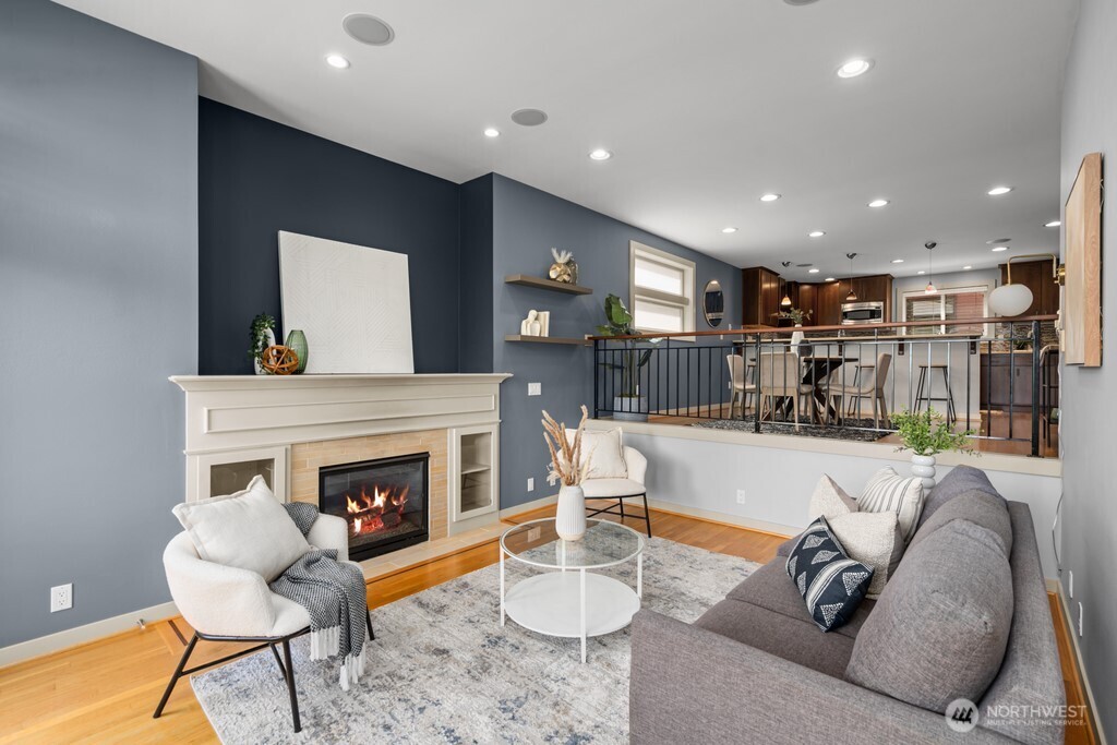 Spacious living room