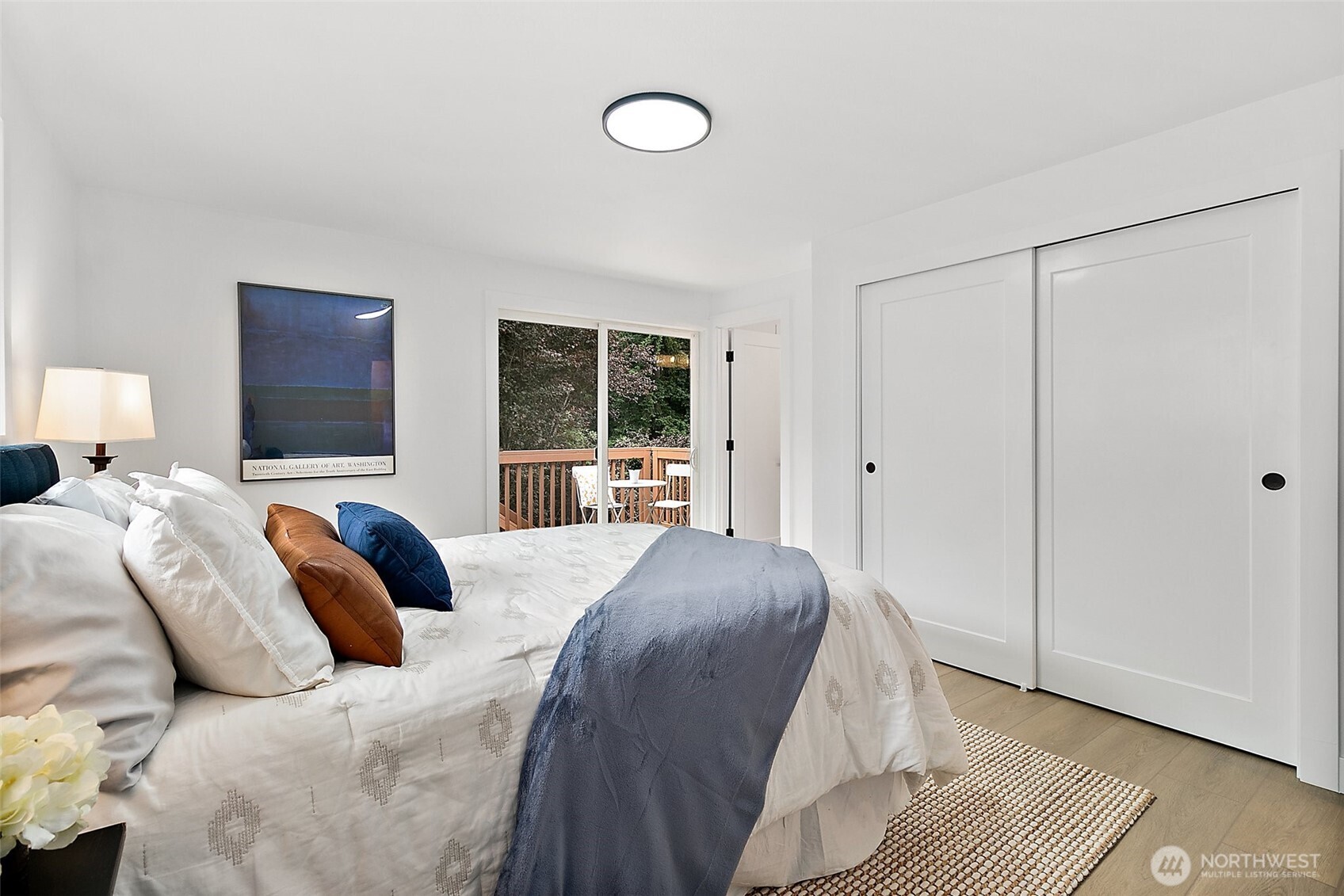 Master bedroom with private blacony