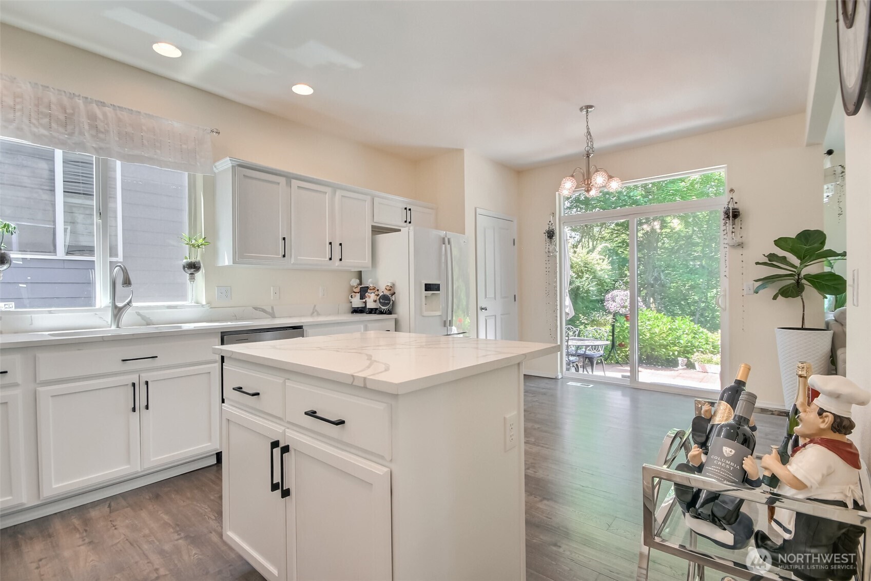 Spacious kitchen