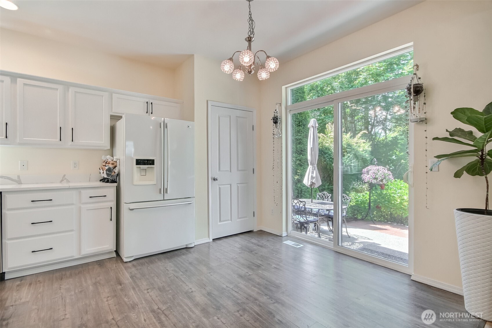 Nook area and pantry