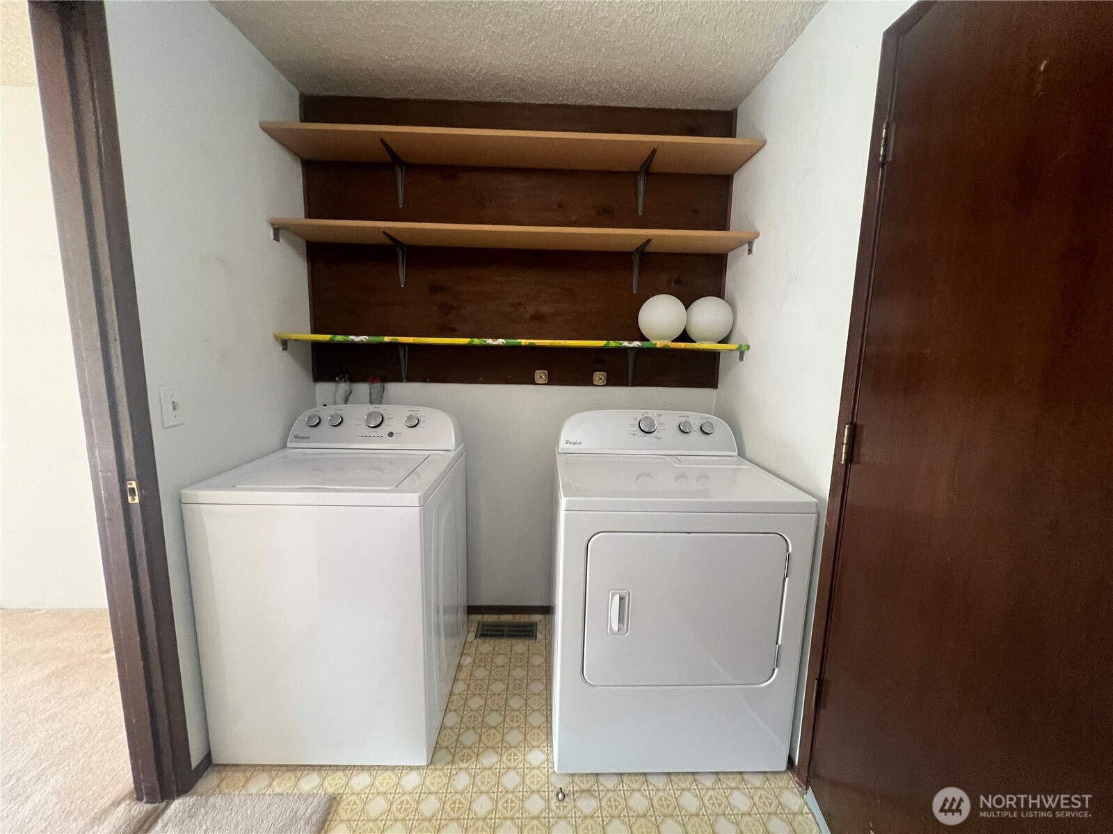 Laundry room and appliances stay!