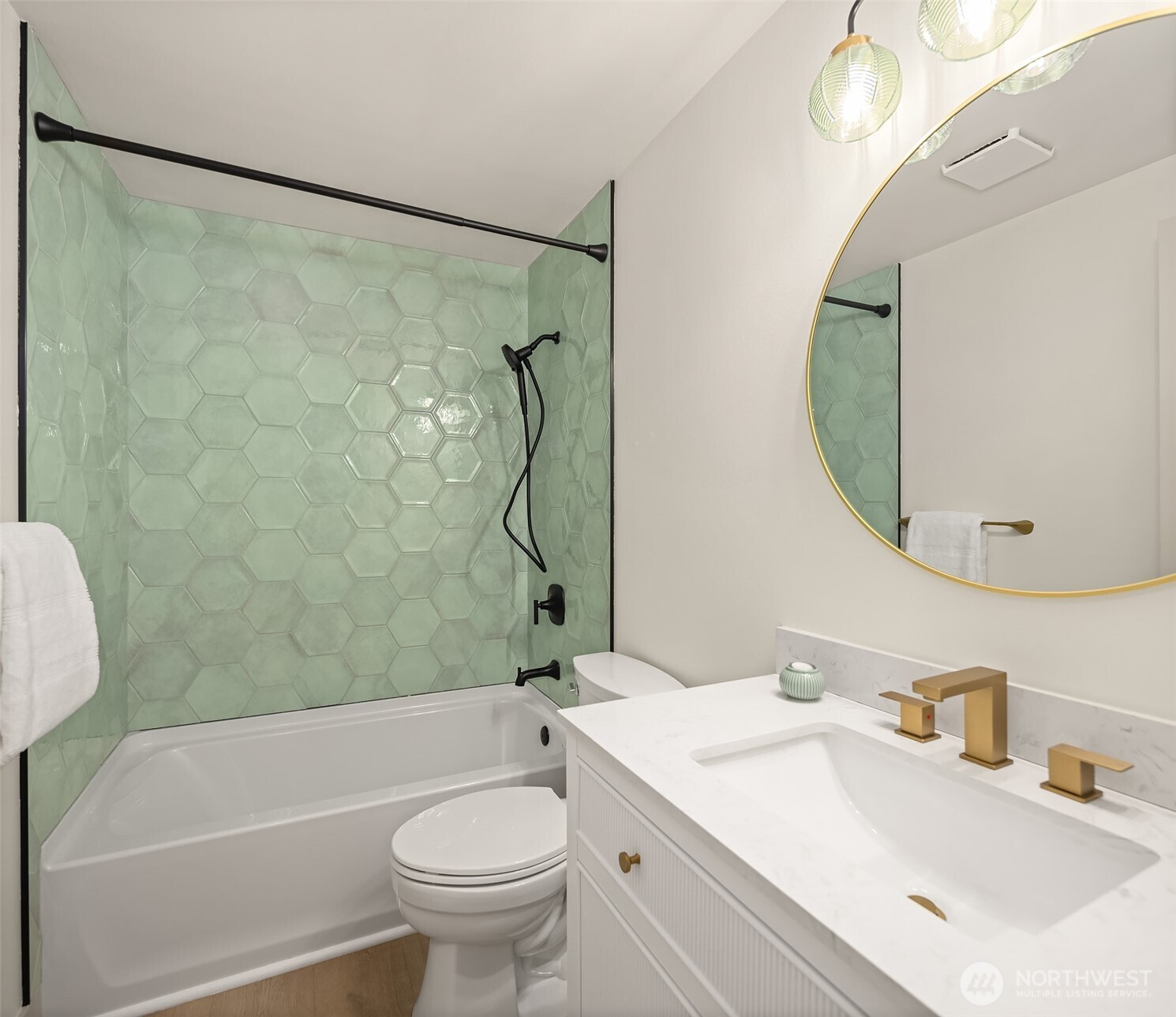 Lower level full bath