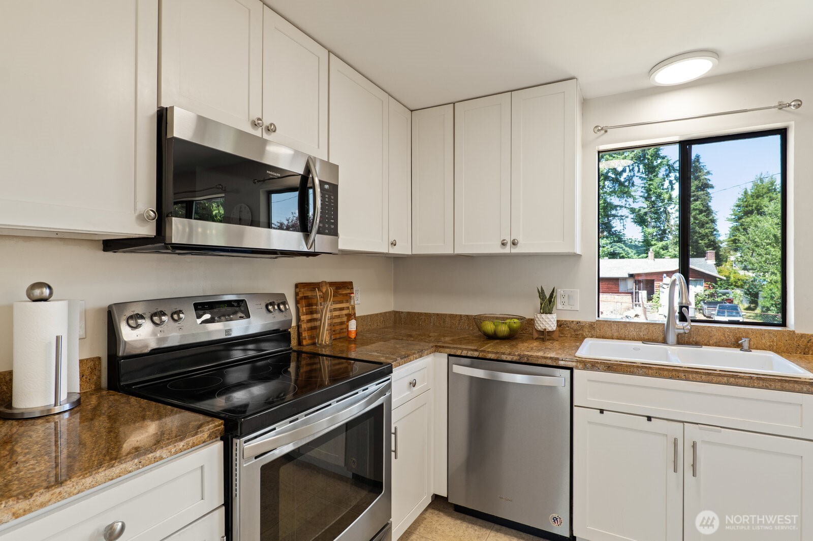 Stainless appliances.