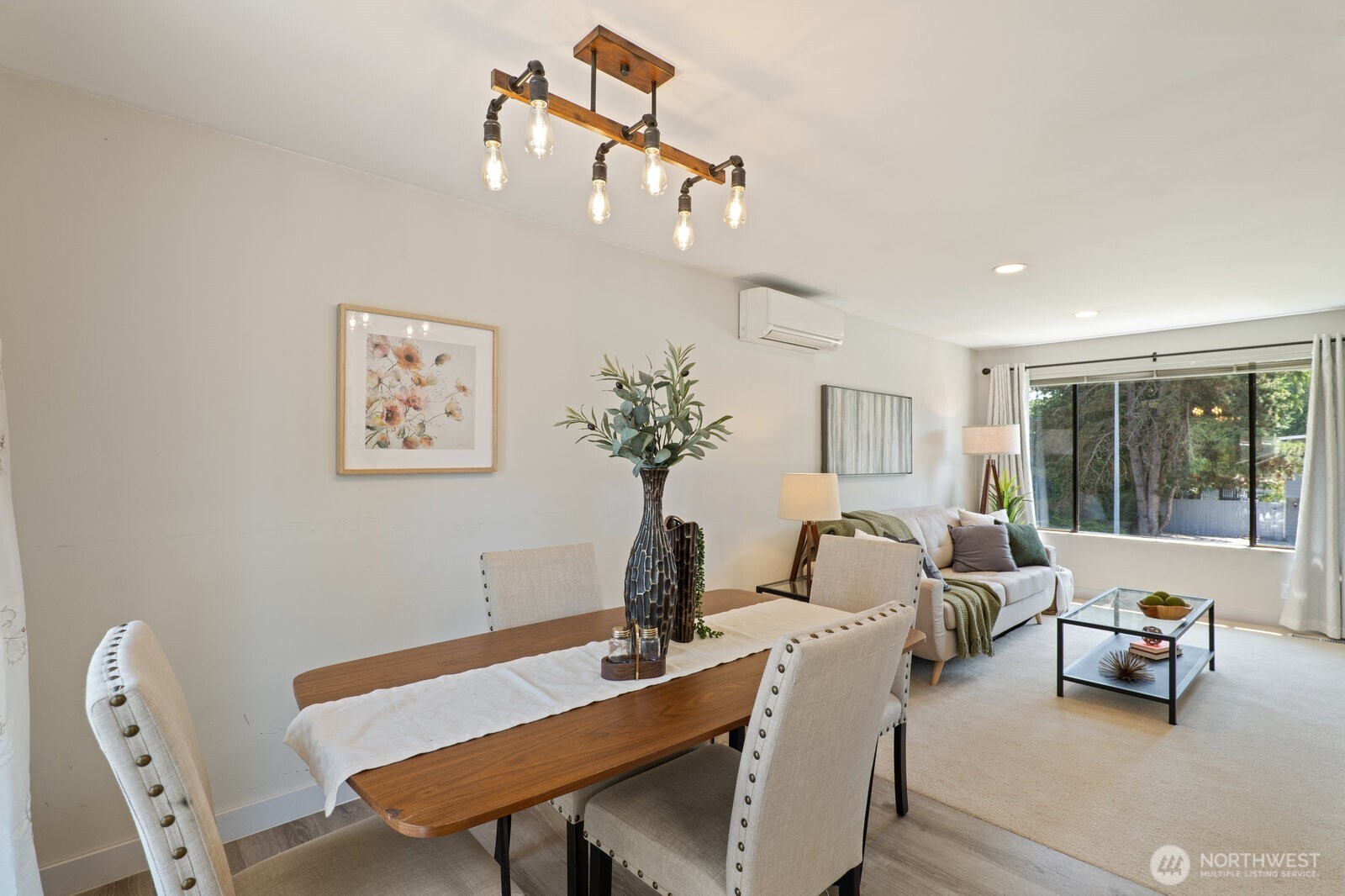 Dining room.
